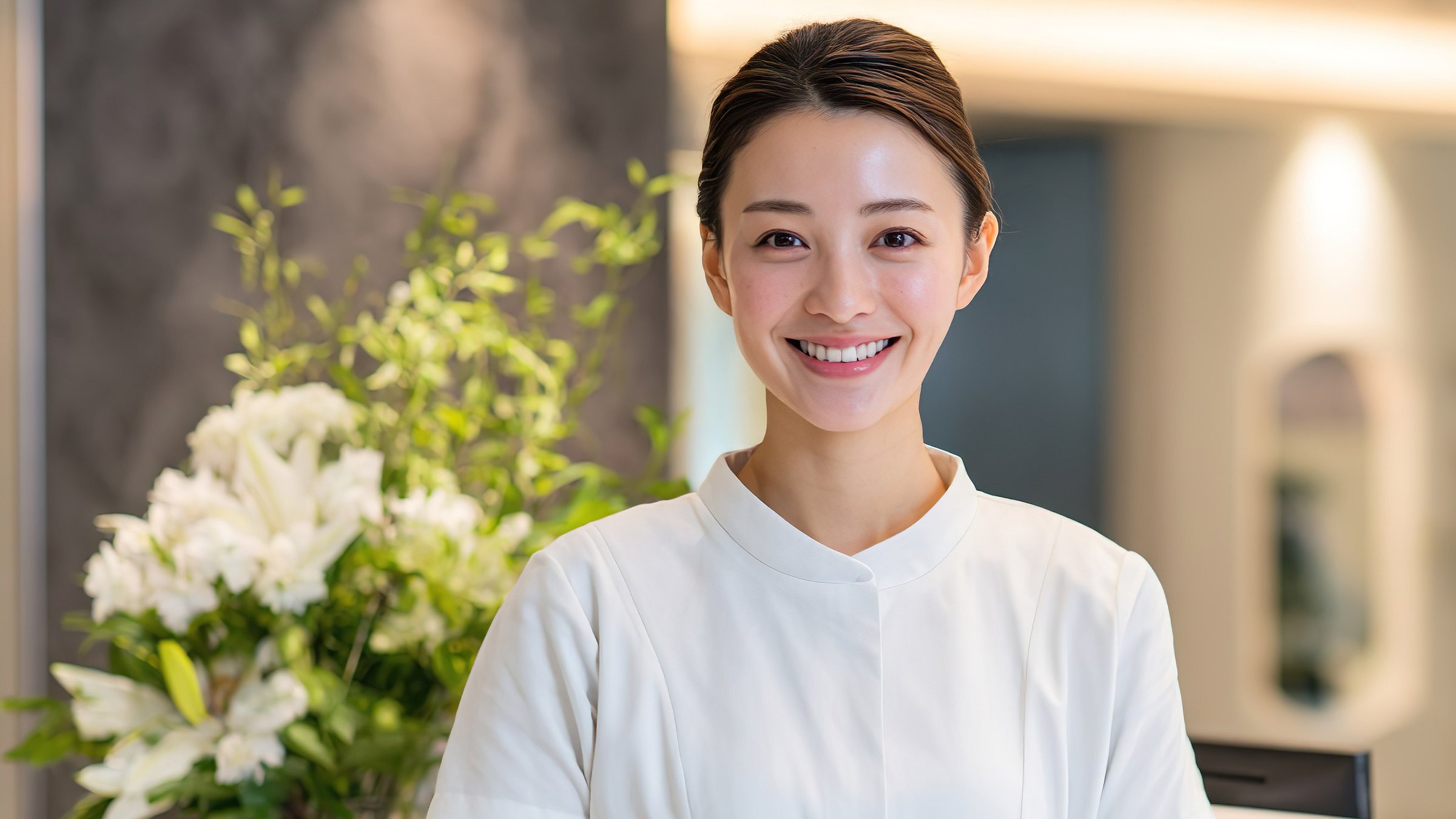 清潔感のある歯科クリニック受付の様子